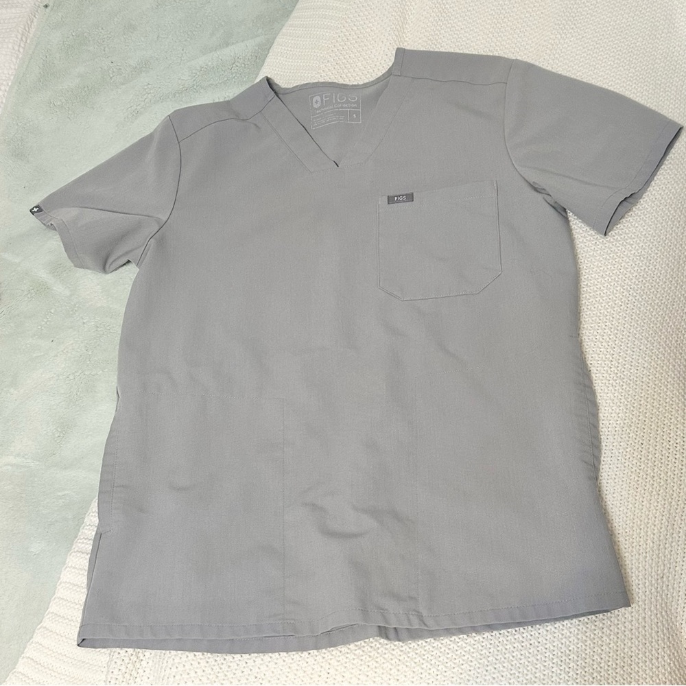Figs men’s scrub top